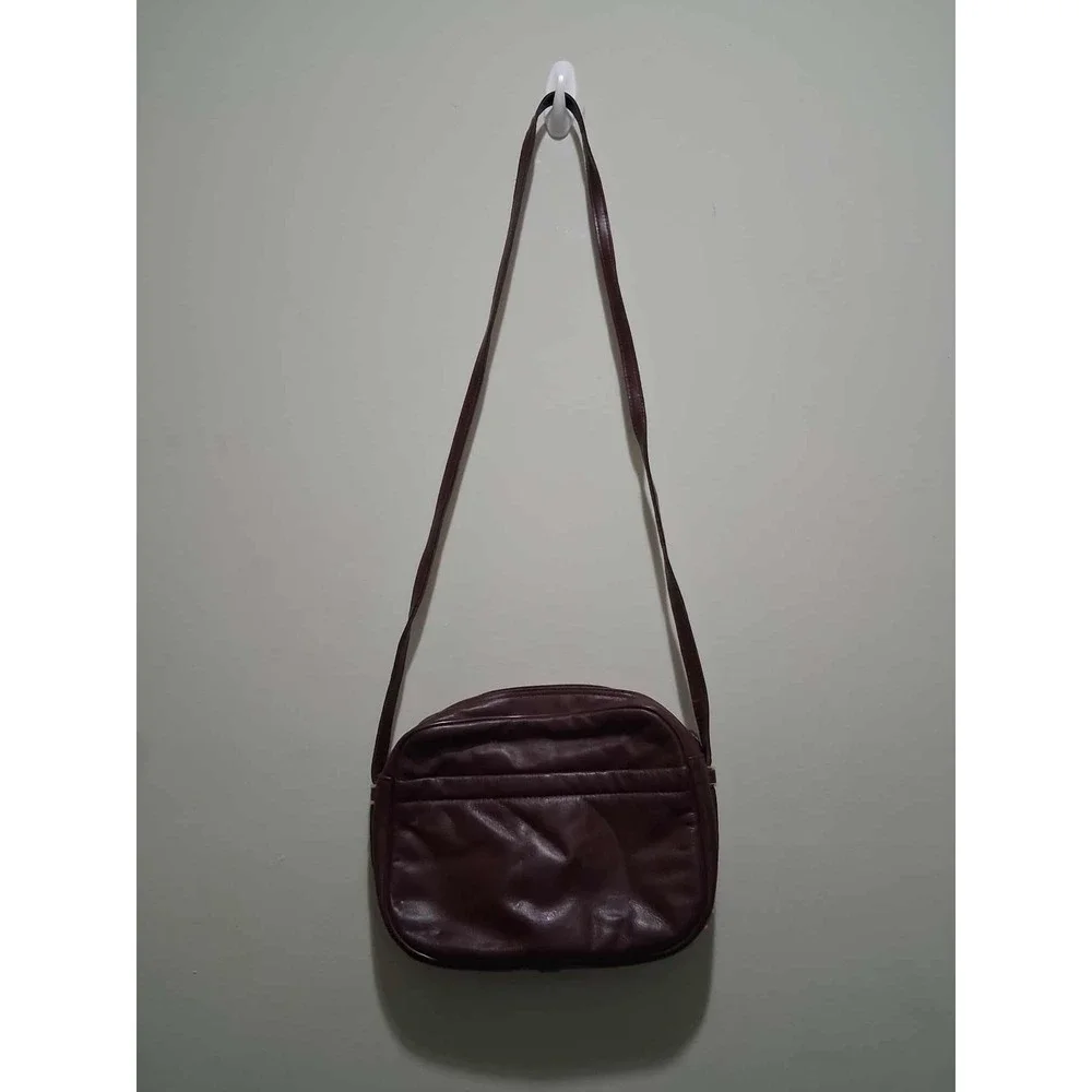 Aigner‎ Burgundy Leather Crossbody Bag Vintage Logo Zipper Closure